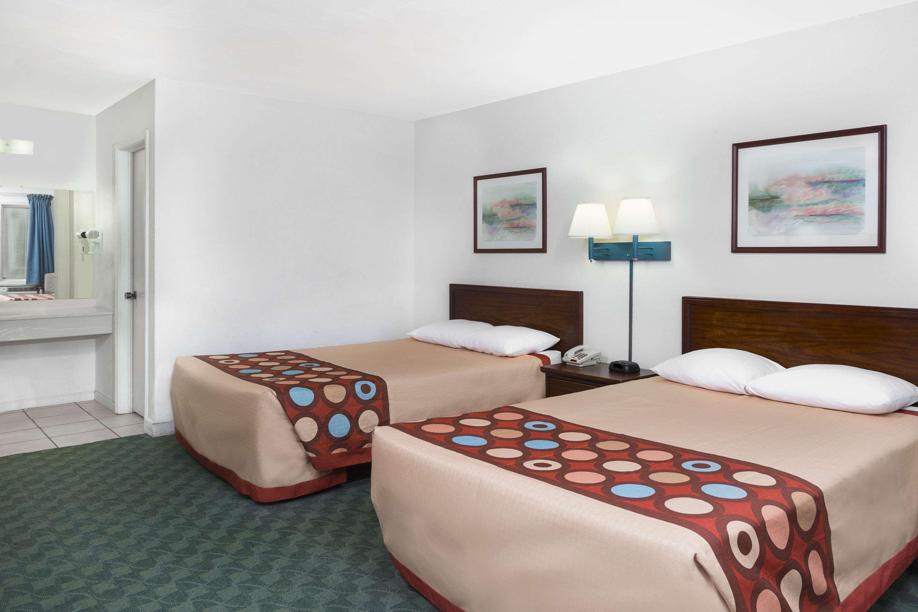 Super 8 By Wyndham Taylorville Il Esterno foto